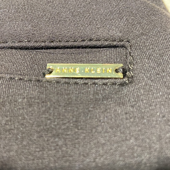 Anne Klein Skinny Pull-On Pants. Dark Brown. Size 4. Front & Back Pockets. - Picture 5 of 12